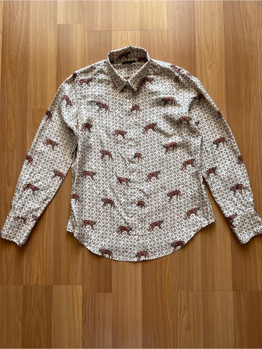 J.Crew 100% Silk Tiger Print Button Up Blouse Size 6 - Picture 3 of 15